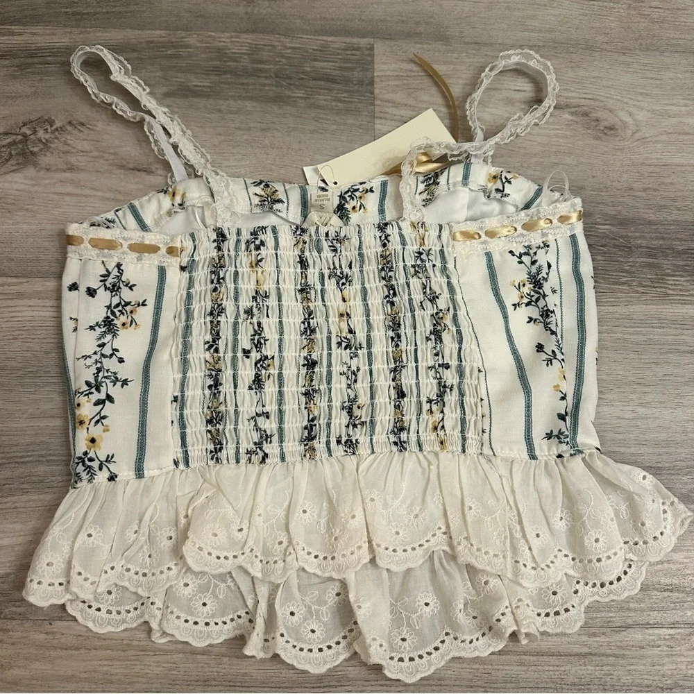 NWT Thirty Thirty Floral Embroidered Lace Trim Top